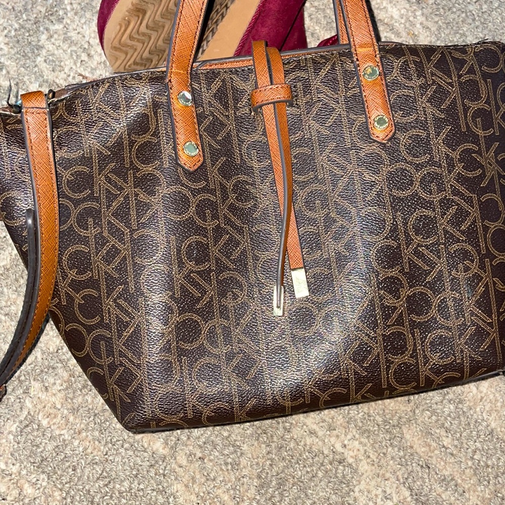 Purse in so so condition brown